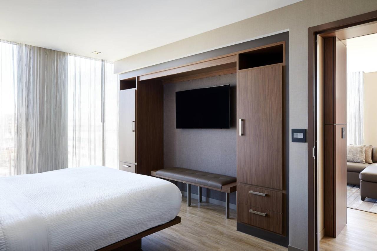Ac Hotel By Marriott Madison Downtown Экстерьер фото