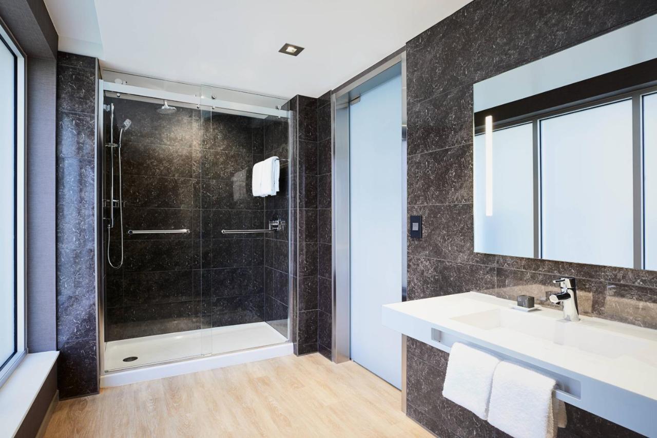 Ac Hotel By Marriott Madison Downtown Экстерьер фото