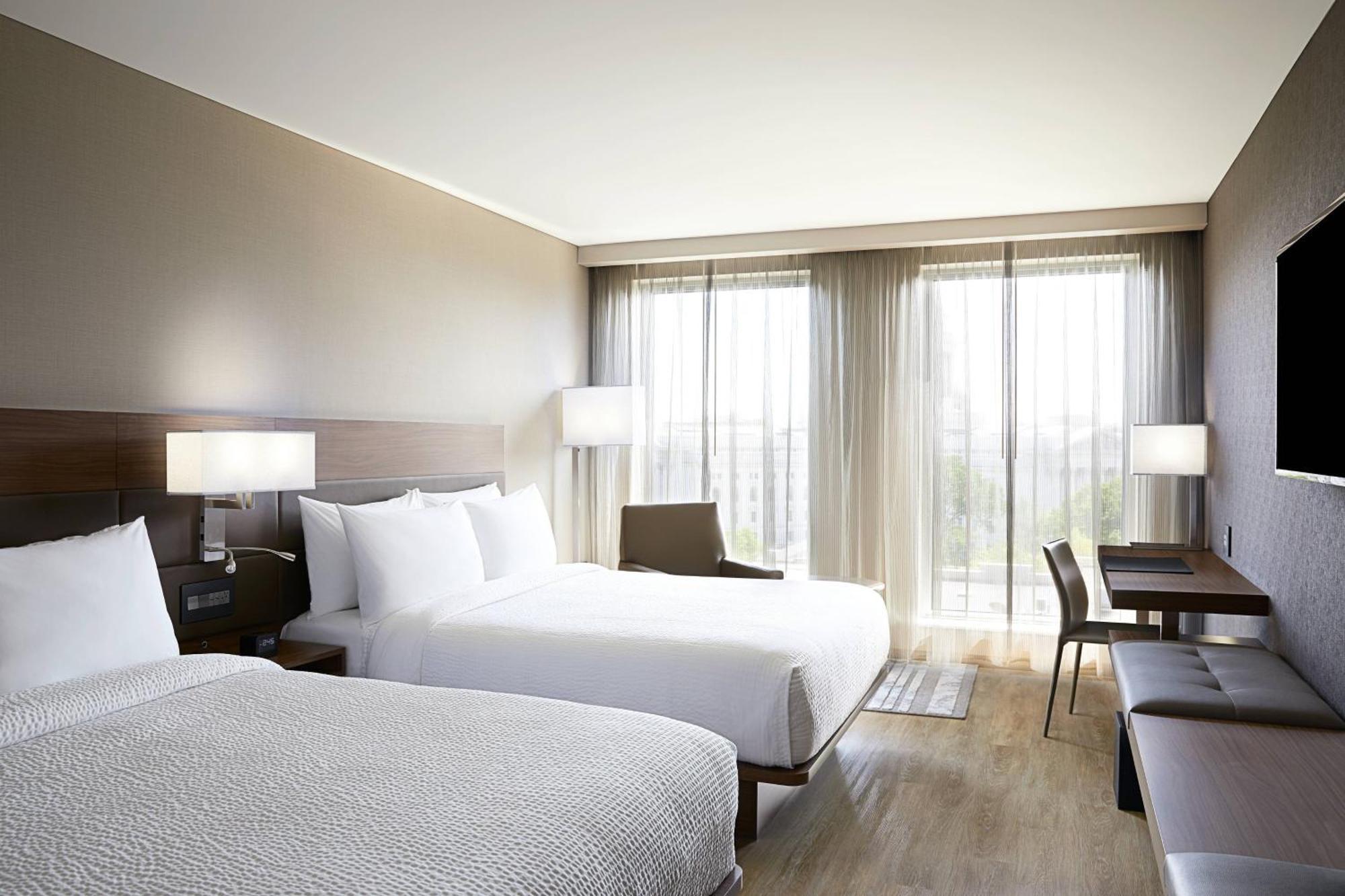 Ac Hotel By Marriott Madison Downtown Экстерьер фото