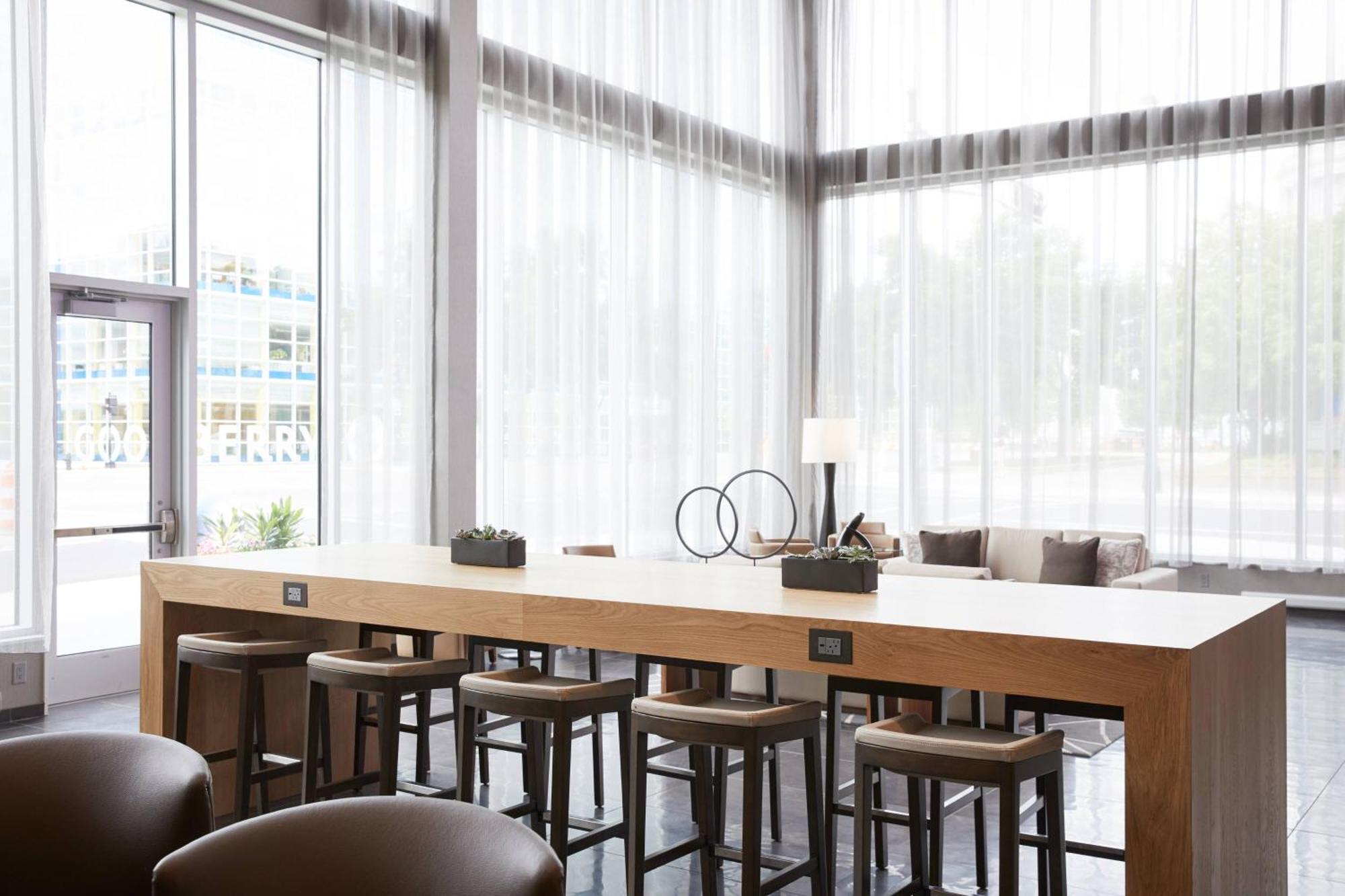 Ac Hotel By Marriott Madison Downtown Экстерьер фото