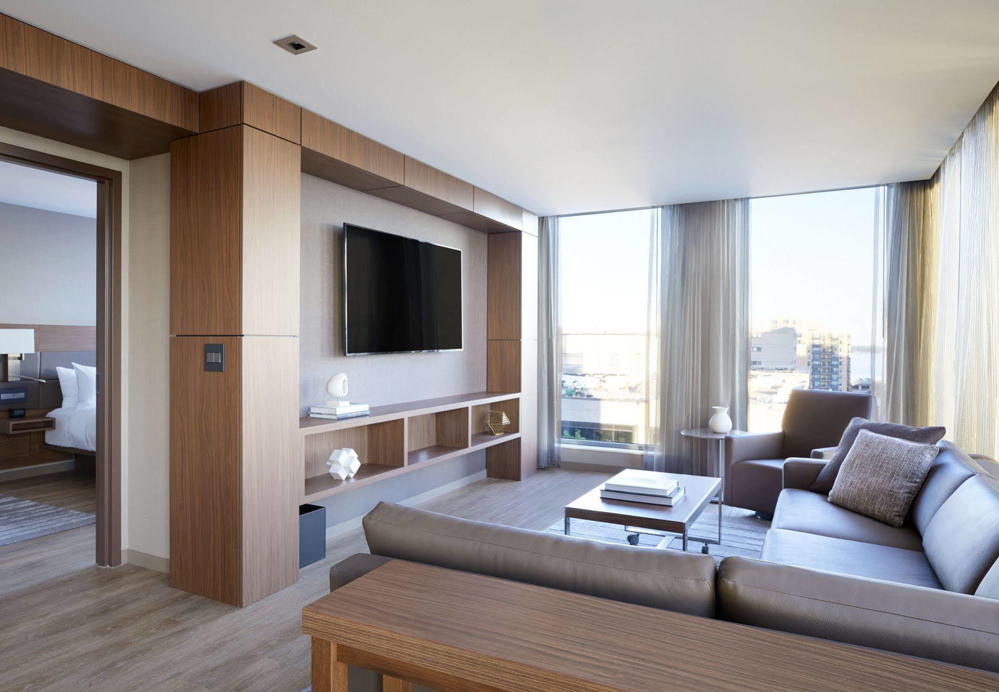 Ac Hotel By Marriott Madison Downtown Экстерьер фото